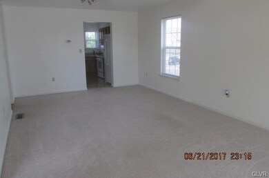 4146 Redbud Dr W, Whitehall, PA 18052 - photo 6