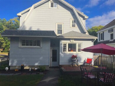 352 Marshland Ct, Troy, NY 12180 - photo 4