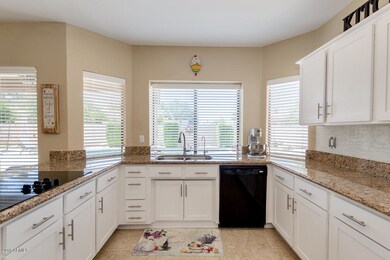 932 W Iris Dr, Gilbert, AZ 85233 - photo 5