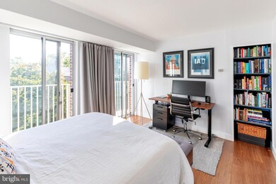 Harbour Square unit N425, Washington, DC 20024 - photo 6