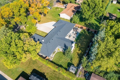 1002 3rd St S, Wahpeton, ND 58075 - photo 3