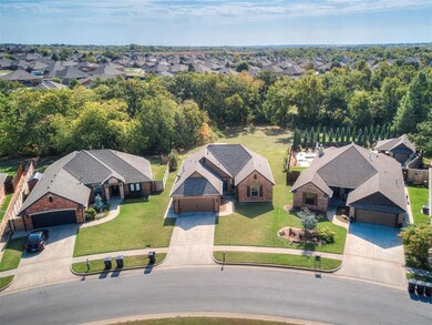 2308 Wimberley Creek Dr, Moore, OK 73160 - photo 3