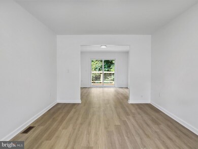 657 Ash St, Strasburg, VA 22657 - photo 4