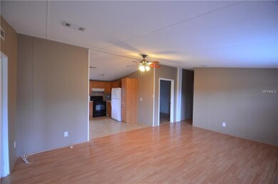 What an open area immediately upon entering. Plent
