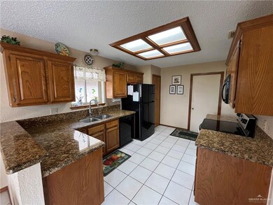 332 Rebecca Dr, Alamo, TX 78516 - photo 2