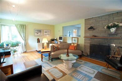 SPACIOUS LR WITH WOOD BURNING FIREPLACE