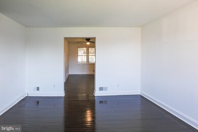 1890 Yakona Rd, Parkville, MD 21234 - photo 4