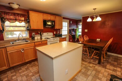 Kitchen & Dining Area