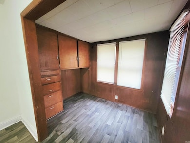 1122 Obrien St, South Bend, IN 46628 - photo 3