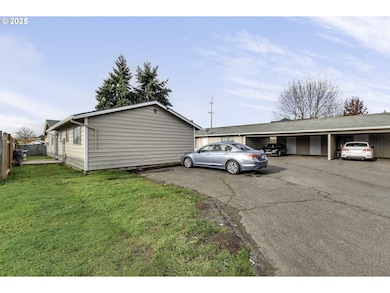 2724 N Davis Ct, Cornelius, OR 97113 - photo 2