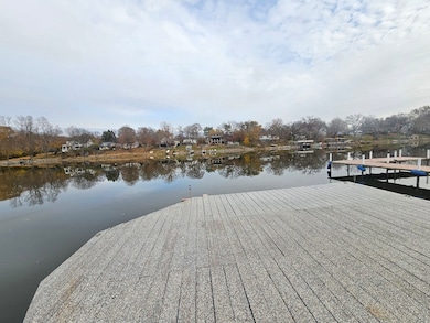 6N323 Riverside Dr, Saint Charles, IL 60174 - photo 3