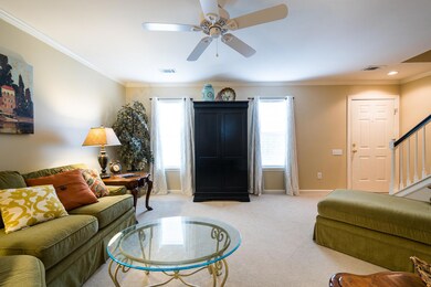 3189Queensgate-11