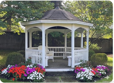 1 Bryant Crescent unit 2L, White Plains, NY 10605 - photo 2