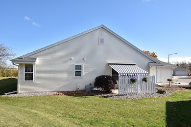 1875 Woodview Cir unit 281, Port Washington, WI 53074 - photo 5