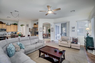 Family room/Kitchen