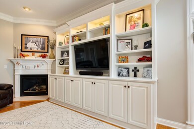 4004_PleasantGlenDr_40299_0100__