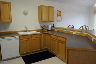 Kitchen With Peninsula