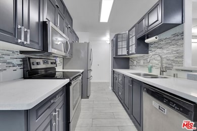 8535 W West Knoll Dr unit 111, West Hollywood, CA 90069 - photo 5