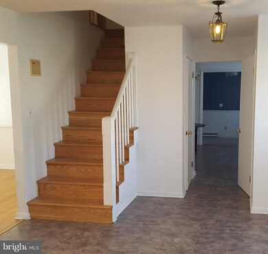 340 Wayburn St, Greencastle, PA 17225 - photo 2