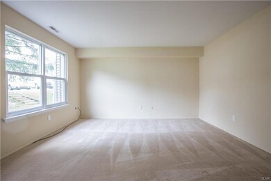 51 Eisenhower Cir, Whitehall, PA 18052 - photo 6