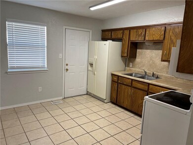 661 Railroad, Tuttle, OK 73089 - photo 5