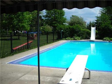 Swimming Pool/Hot Tub/Sauna