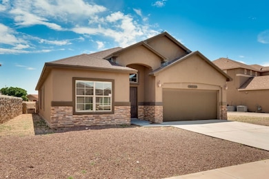 14332 Desert Sunset Dr, Horizon City, TX 79928 - photo 2