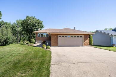 10 Hillcrest Ct SW, Pine Island, MN 55963 - photo 4