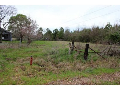 Land. PLENTY OF ROOM FOR HORSES, GARDEN, ETC.