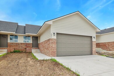 9281 E Fox Point Ct, Bel Aire, KS 67226 - photo 3