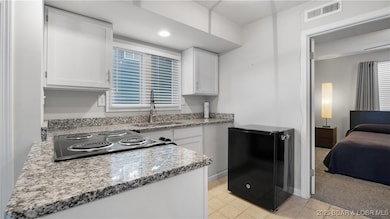 804 Manor Cir unit D, Osage Beach, MO 65065 - photo 3