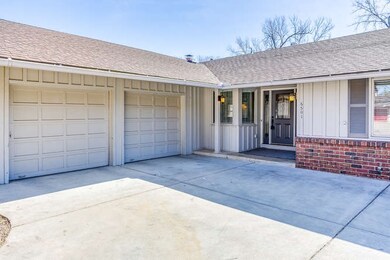 Side-Load Oversize Garage