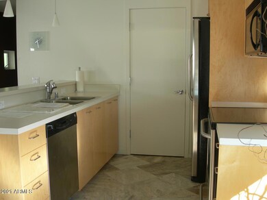 Kitchen w/ Pantry