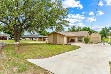 4204 Chaparral Ct, Granbury, TX 76049 - photo 4