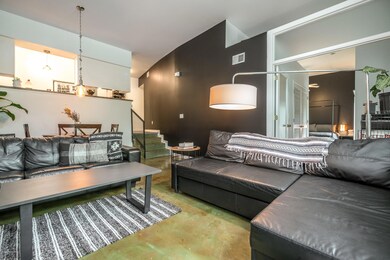 2745 Grinstead Drive-38