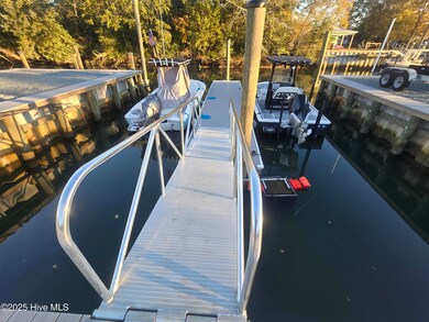 113 Mallard Dr, Hampstead, NC 28443 - photo 4