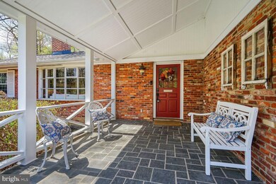 6306 Waterway Dr, Falls Church, VA 22044 - photo 3