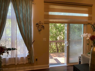 7. Living Rm b.