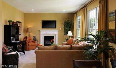 7207 Flame Leaf Ct, Clinton, MD 20735 - photo 3