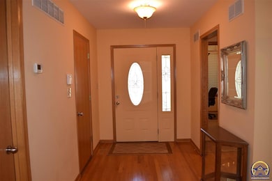 3716 SW Brooklawn Cir, Topeka, KS 66610 - photo 2