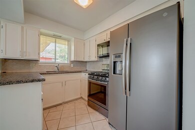 1922 Beaver Bend Rd, Houston, TX 77088 - photo 3