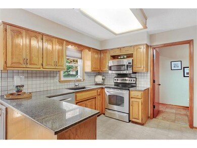 7920 Oakview Dr, Lenexa, KS 66215 - photo 7