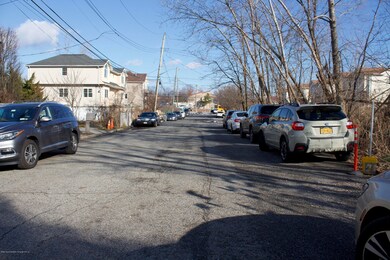 425 Patterson Ave, Staten Island, NY 10305 - photo 3