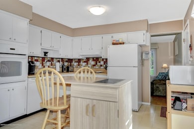 09-Kitchen