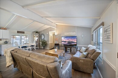 11228 S Jordan View Dr unit 27, Sandy, UT 84070 - photo 4