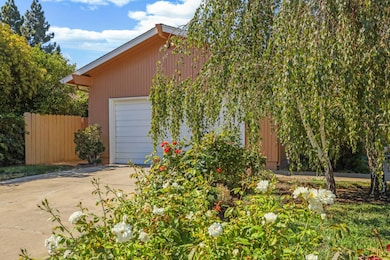 4811 Huntington Ln, Stockton, CA 95207 - photo 2