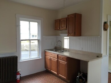 17 Cramton Ave, Rutland, VT 05701 - photo 2