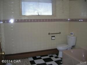 268 E Ridge St, Coaldale, PA 18218 - photo 7