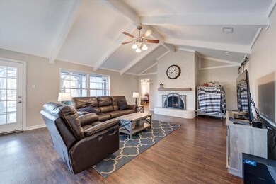 916 Brestol Ct E, Bedford, TX 76021 - photo 6