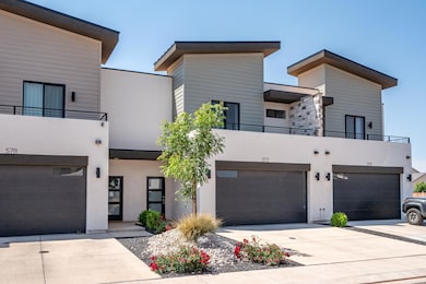 572 E Elmbrook Dr-11